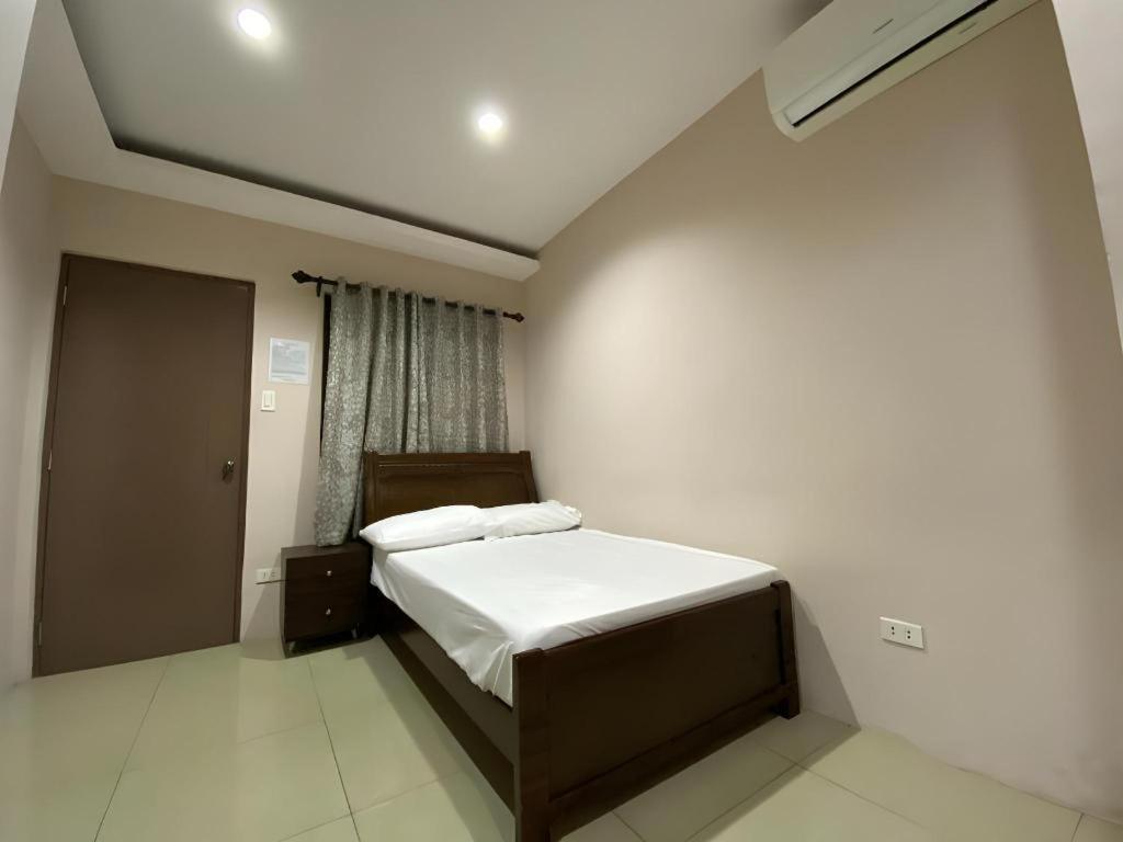 Oyo 766 Ichehan Apartments Manila Kültér fotó