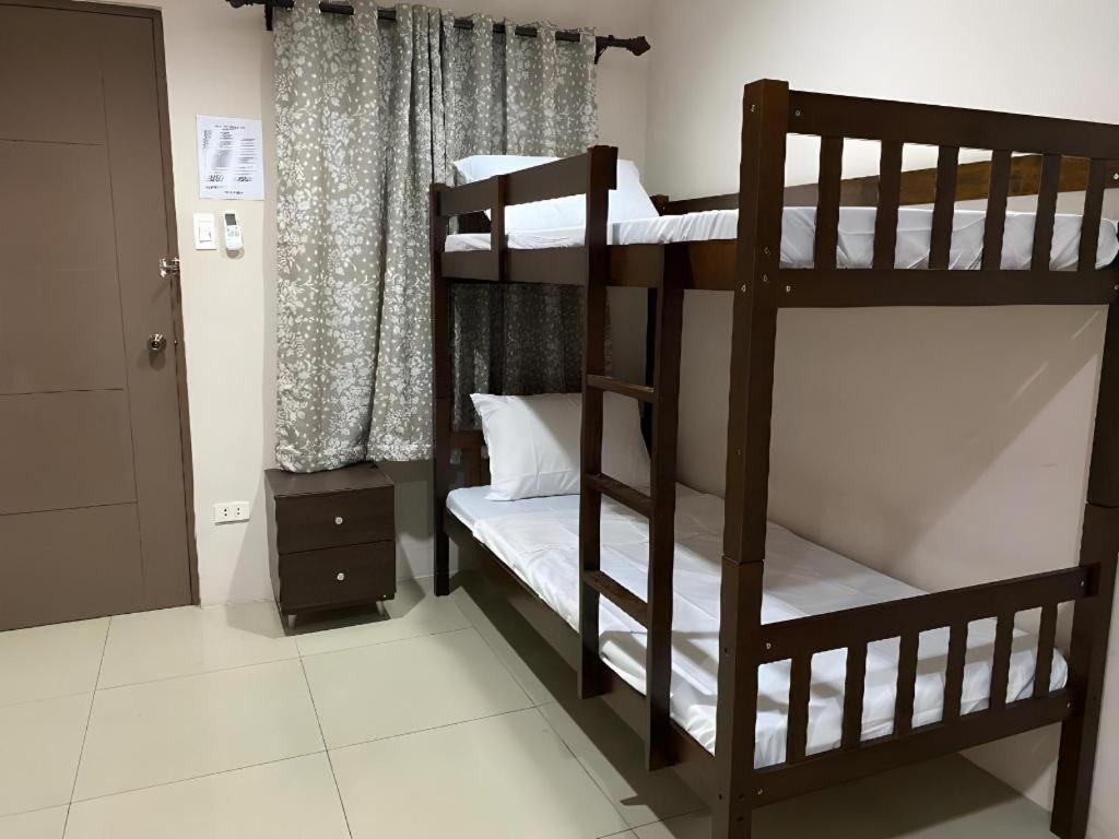 Oyo 766 Ichehan Apartments Manila Kültér fotó