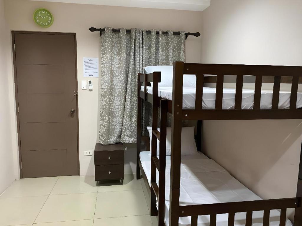 Oyo 766 Ichehan Apartments Manila Kültér fotó