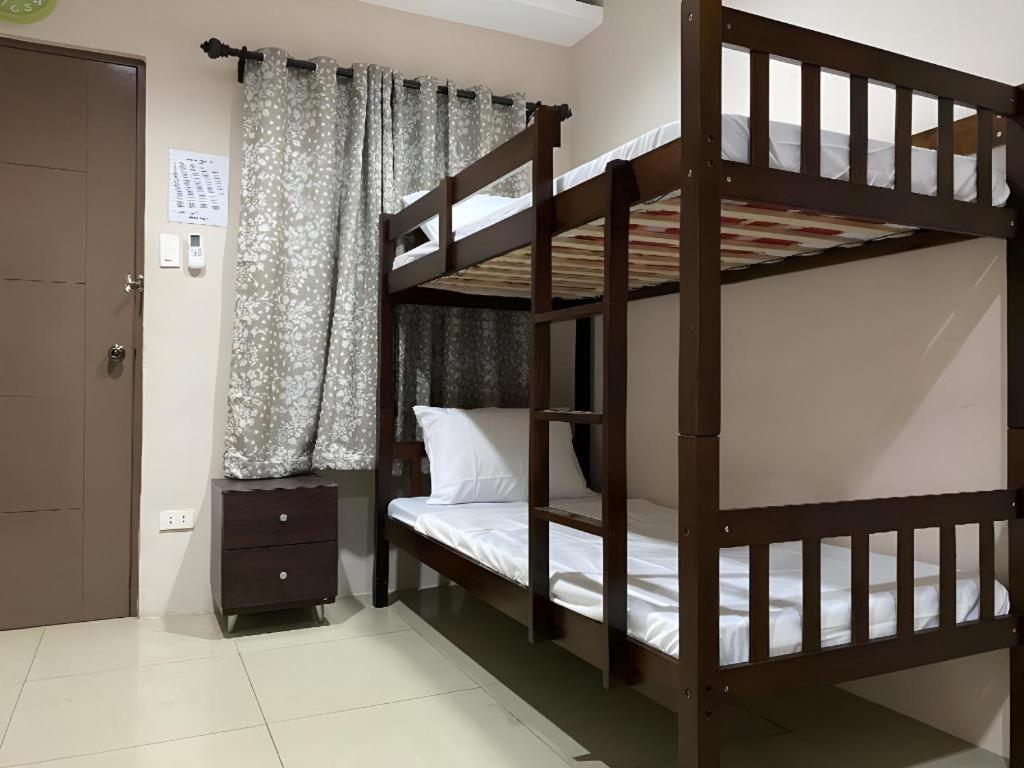 Oyo 766 Ichehan Apartments Manila Kültér fotó